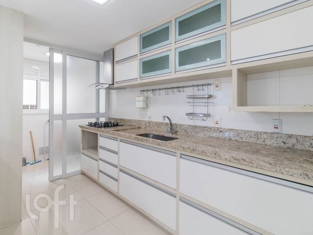 Apartamento com 102m², 3 dormitórios, 1 suíte, 2 vagas, Menino Deus em Porto Alegre