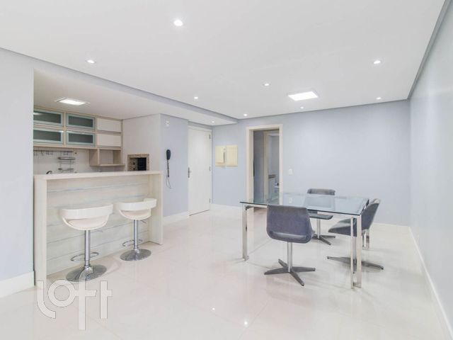 Apartamento com 102m², 3 dormitórios, 1 suíte, 2 vagas, Menino Deus em Porto Alegre