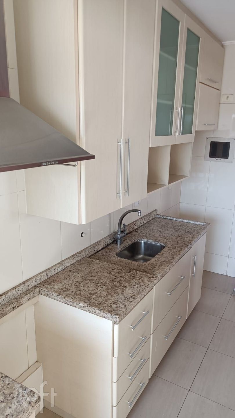 Apartamento à venda com 3 quartos, 73m² - Foto 2