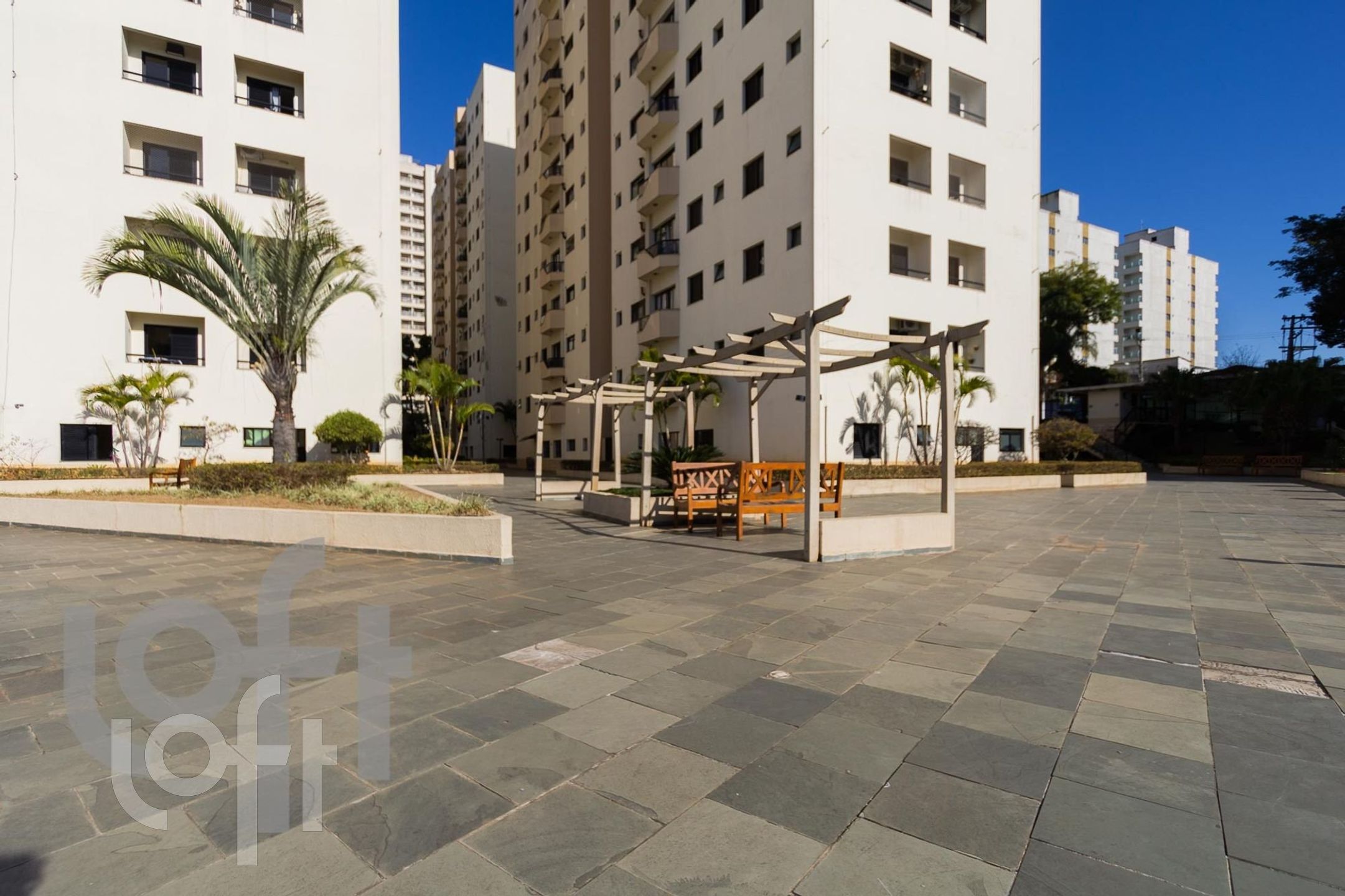 Apartamento à venda com 3 quartos, 98m² - Foto 4