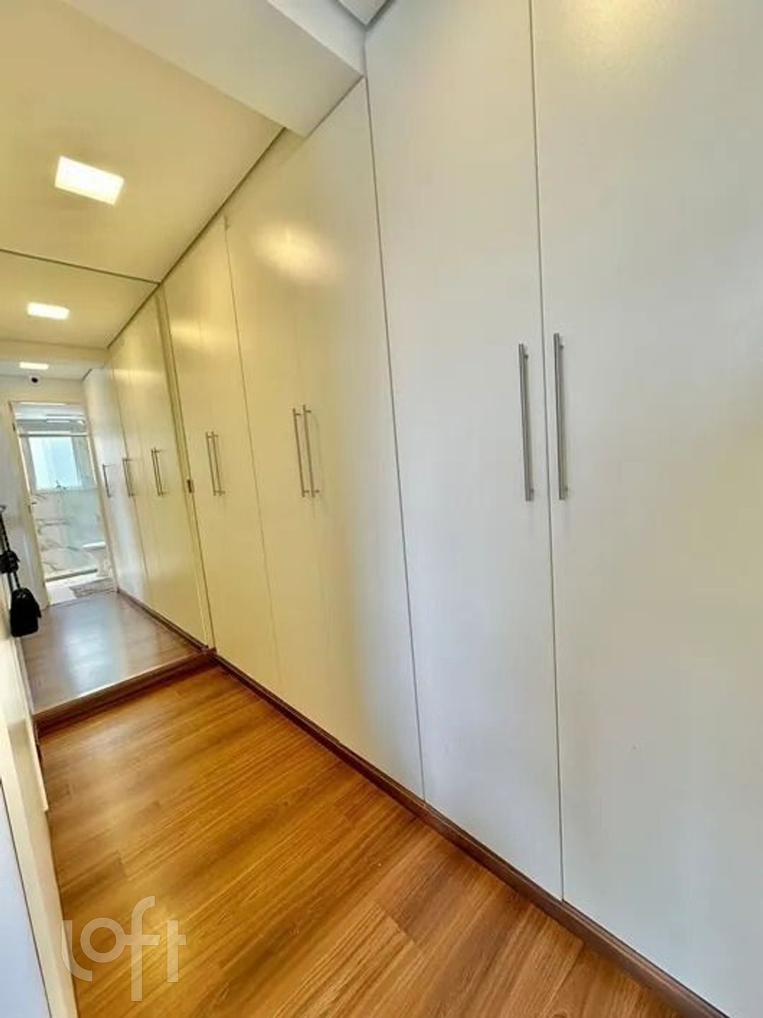 Apartamento à venda com 3 quartos, 240m² - Foto 18