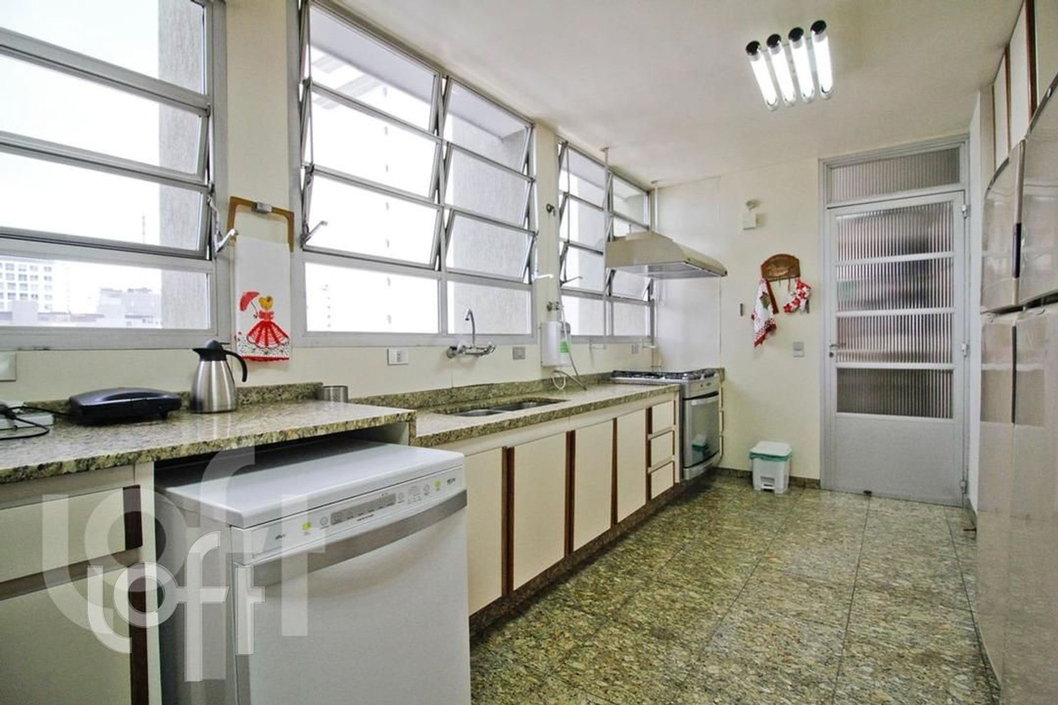 Apartamento à venda com 4 quartos, 333m² - Foto 7