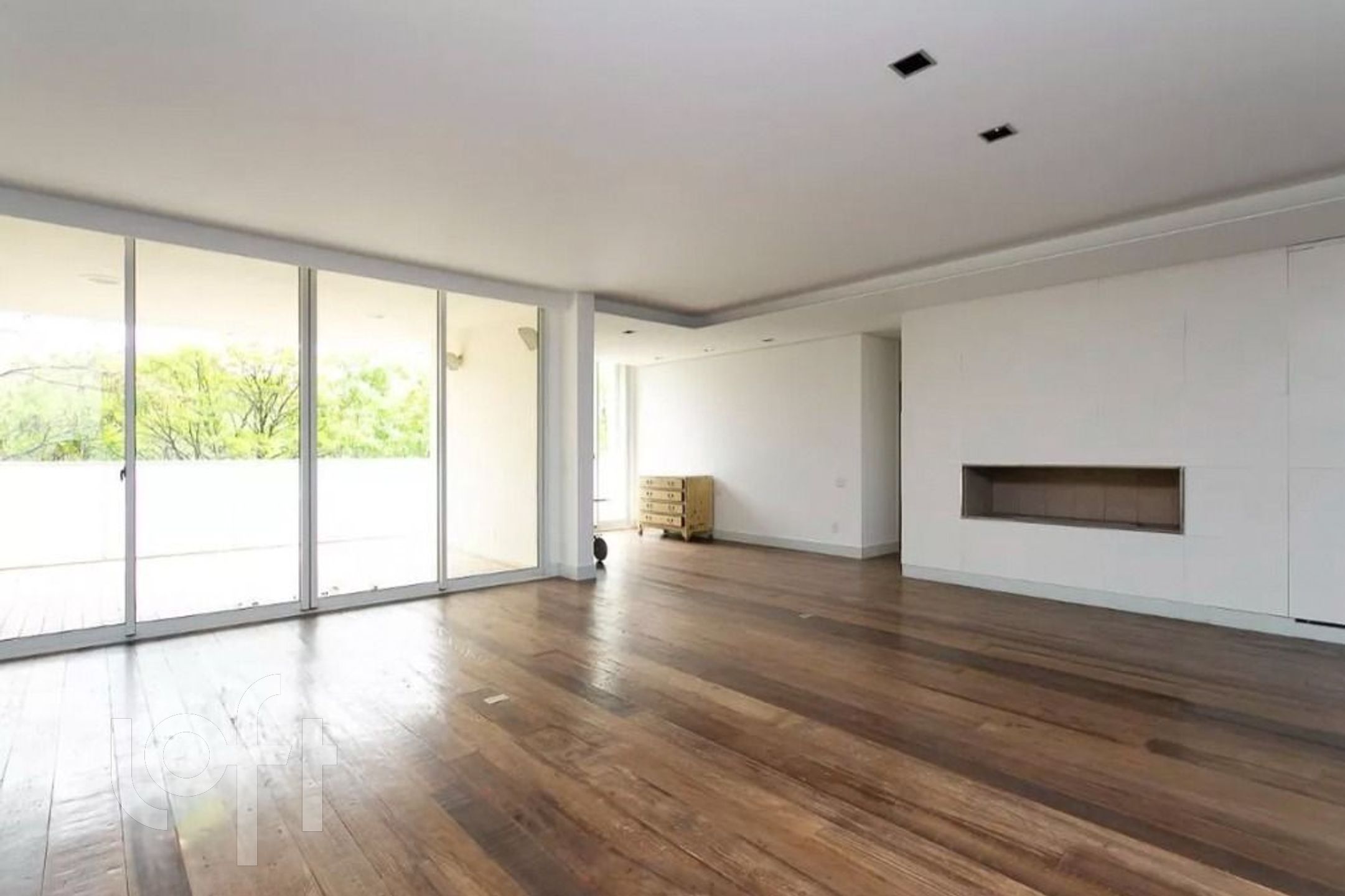 Apartamento à venda com 3 quartos, 265m² - Foto 2