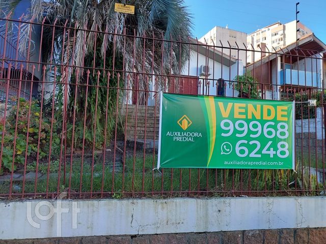 Casa com 162m², 3 dormitórios, 2 vagas, Jardim Botânico em Porto Alegre