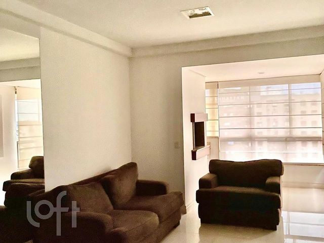 Apartamento com 80m², 2 dormitórios, 1 suíte, 2 vagas, Moinhos de Vento em Porto Alegre