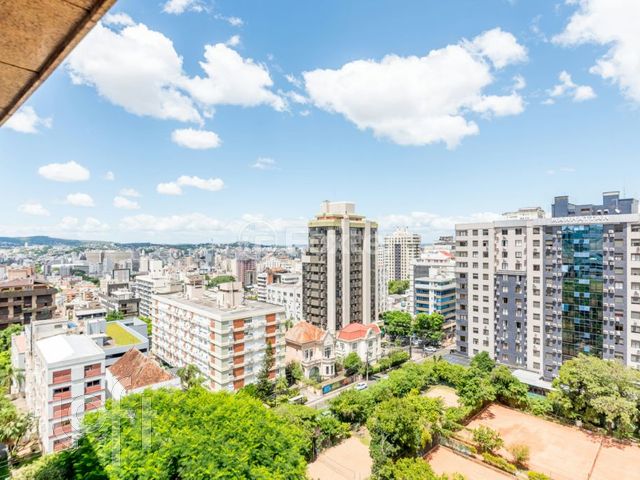 Apartamento com 80m², 2 dormitórios, 1 suíte, 2 vagas, Moinhos de Vento em Porto Alegre