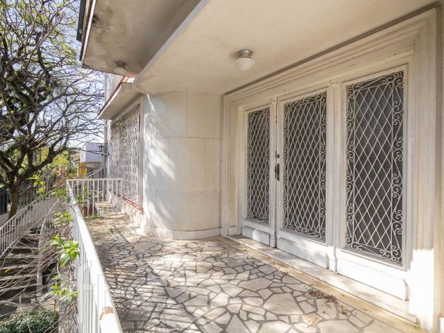 Casa com 550m², 6 dormitórios, 1 suíte, 5 vagas, São João em Porto Alegre