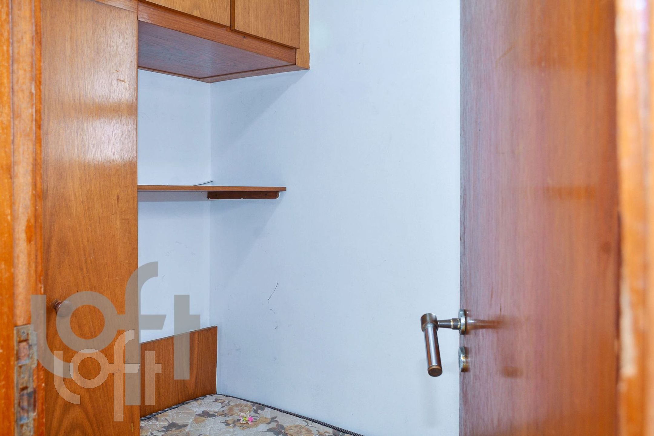 Apartamento à venda com 4 quartos, 145m² - Foto 2