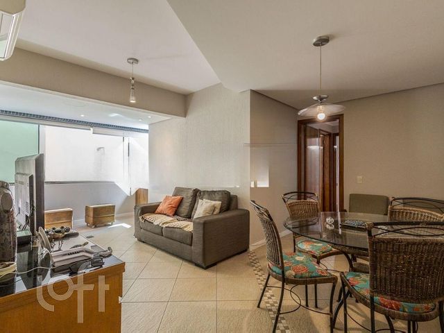 Apartamento com 67m², 2 dormitórios, 1 suíte, 1 vaga, Petrópolis em Porto Alegre