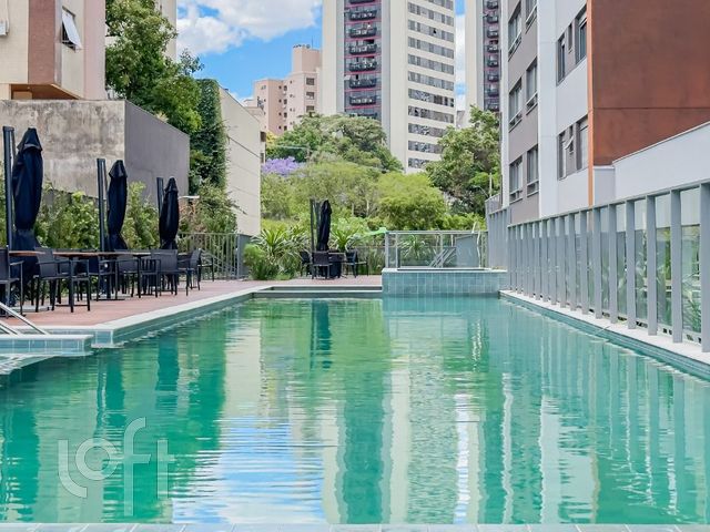 Apartamento com 98m², 3 dormitórios, 1 suíte, 2 vagas, Petrópolis em Porto Alegre