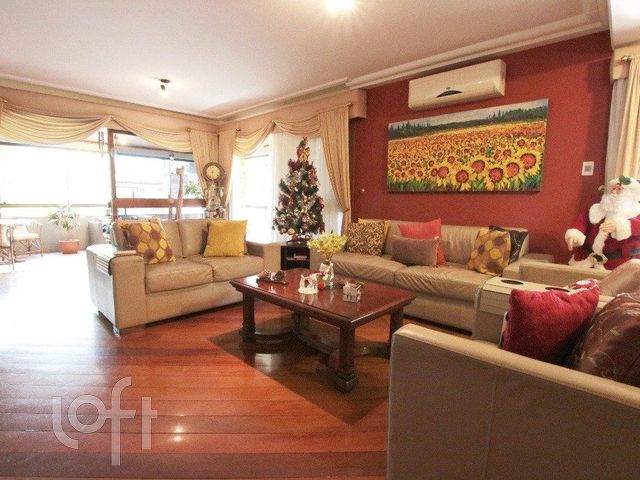 Apartamento com 199m², 3 dormitórios, 1 suíte, 2 vagas, Petrópolis em Porto Alegre