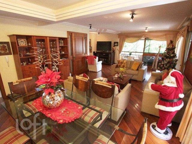 Apartamento com 199m², 3 dormitórios, 1 suíte, 2 vagas, Petrópolis em Porto Alegre