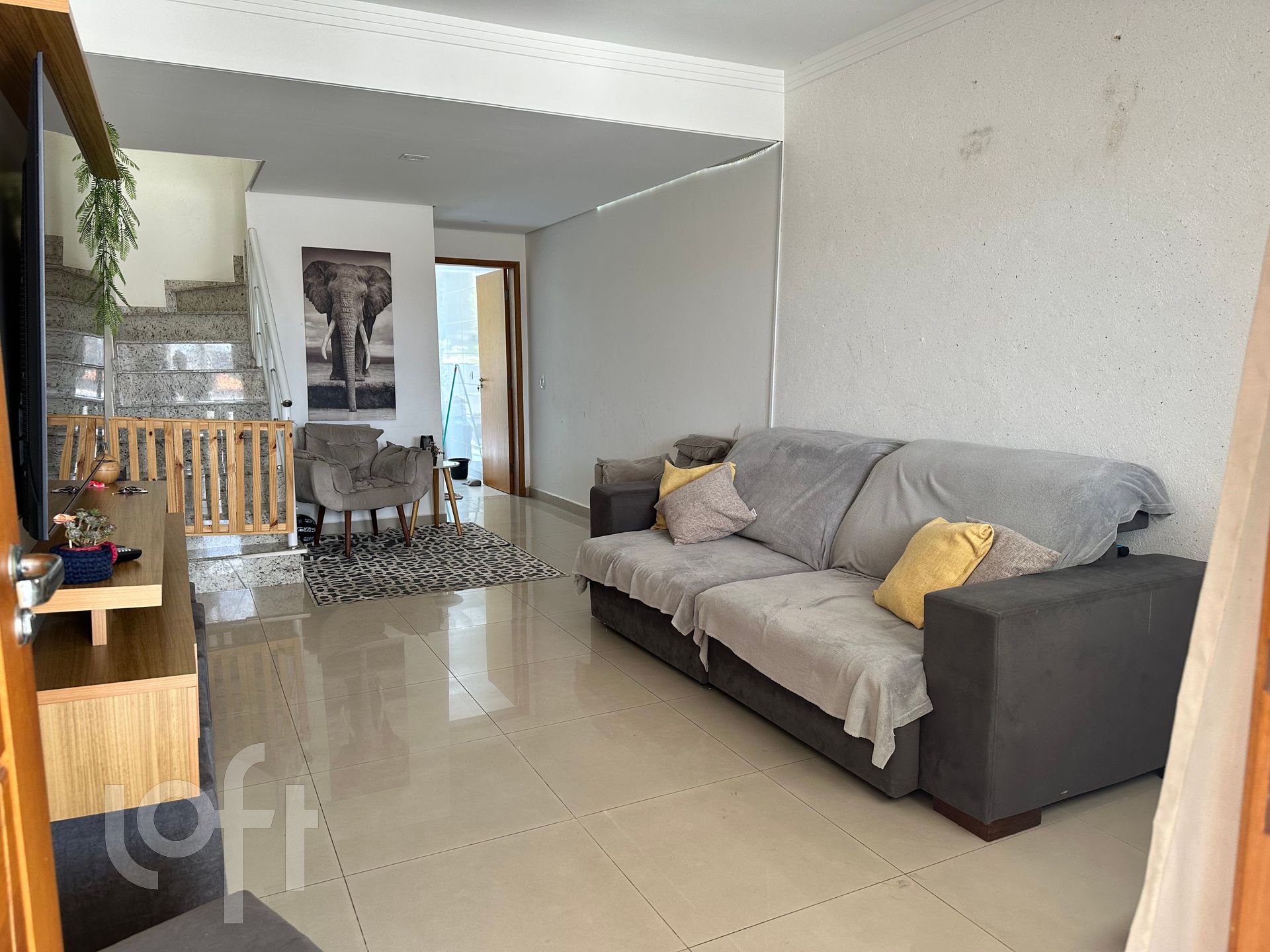 Casa à venda com 3 quartos, 106m² - Foto 1