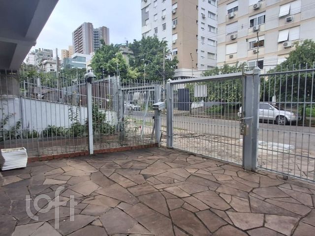 Casa com 344m², 4 dormitórios, 2 suítes, Higienópolis em Porto Alegre