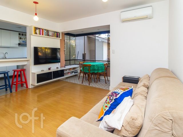 Apartamento com 64m², 2 dormitórios, 1 suíte, 1 vaga, Cidade Baixa em Porto Alegre