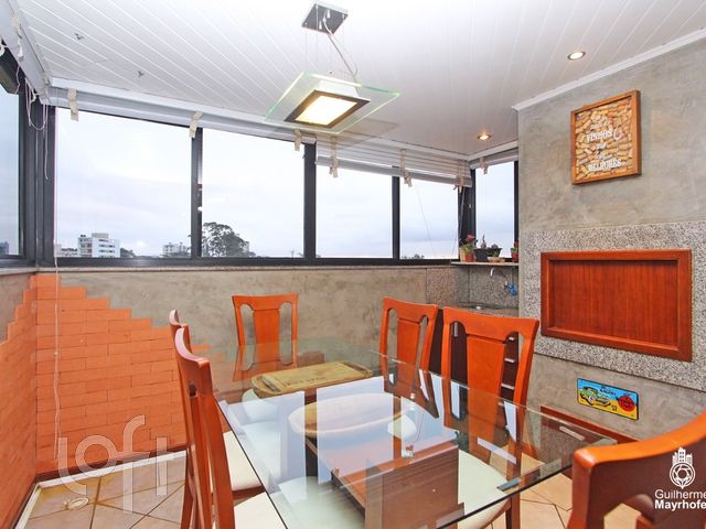 Apartamento com 76m², 2 dormitórios, 1 suíte, 1 vaga, Cristo Redentor em Porto Alegre