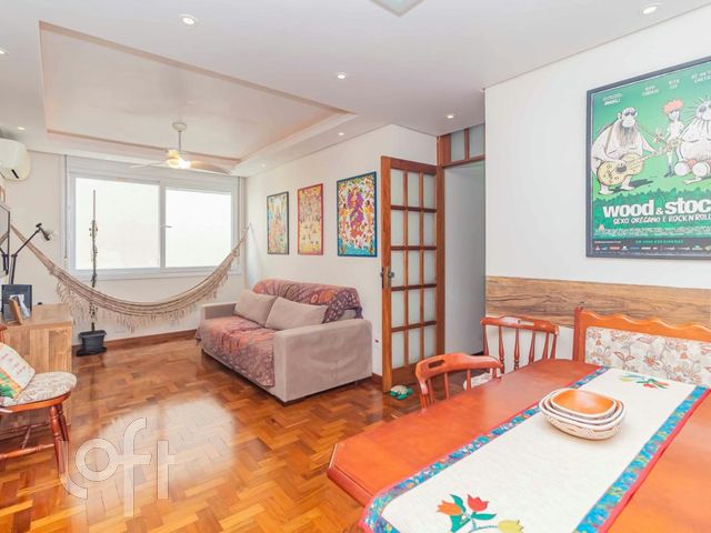 Apartamento com 93m², 3 dormitórios, 1 suíte, 2 vagas, Petrópolis em Porto Alegre