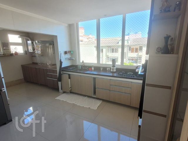 Apartamento com 115m², 3 dormitórios, 1 vaga, Santana em Porto Alegre