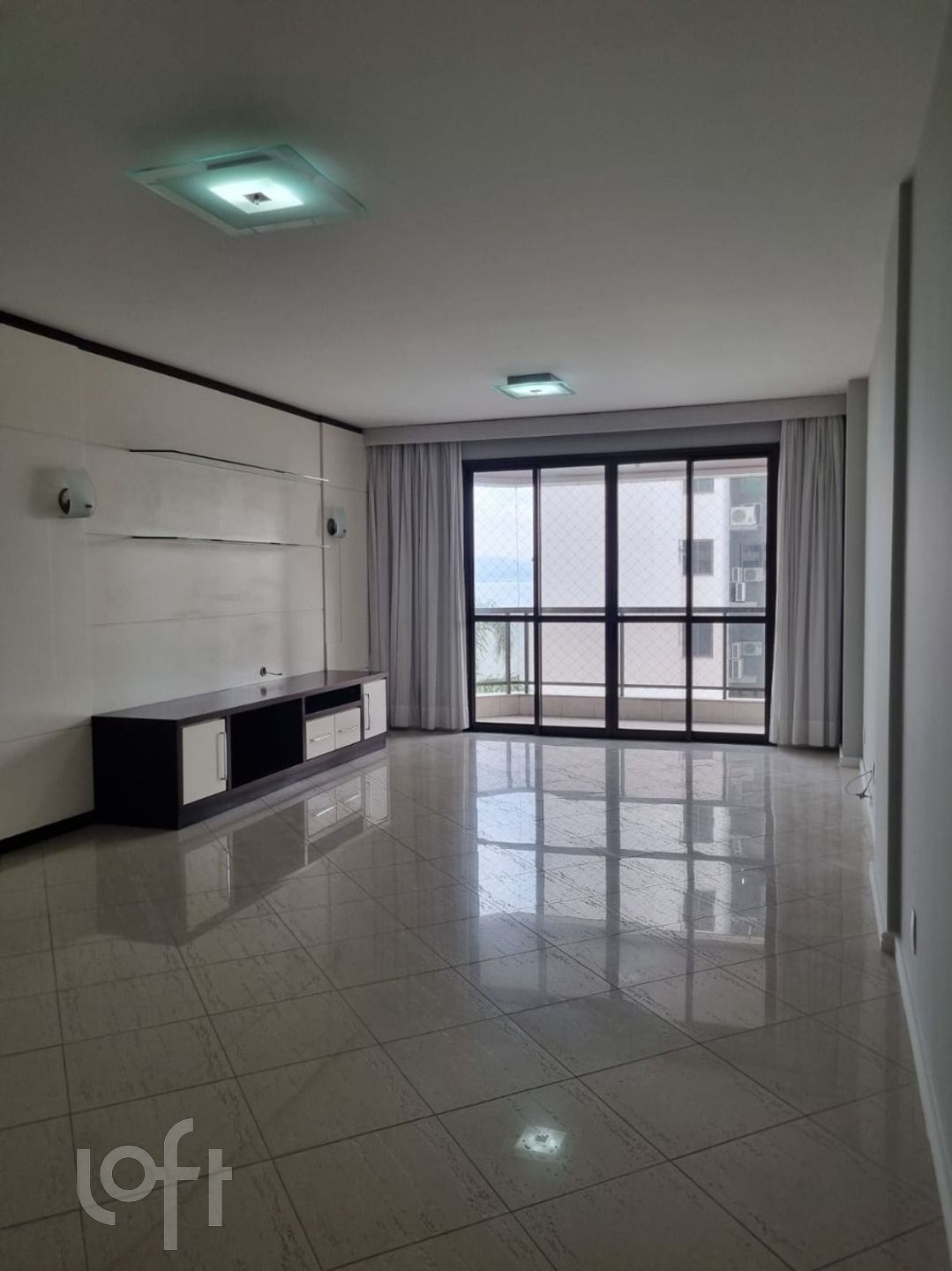 Apartamentos com 133m², 3 quartos, 1 suíte, 2 garagens, no bairro Agronômica em Florianópolis