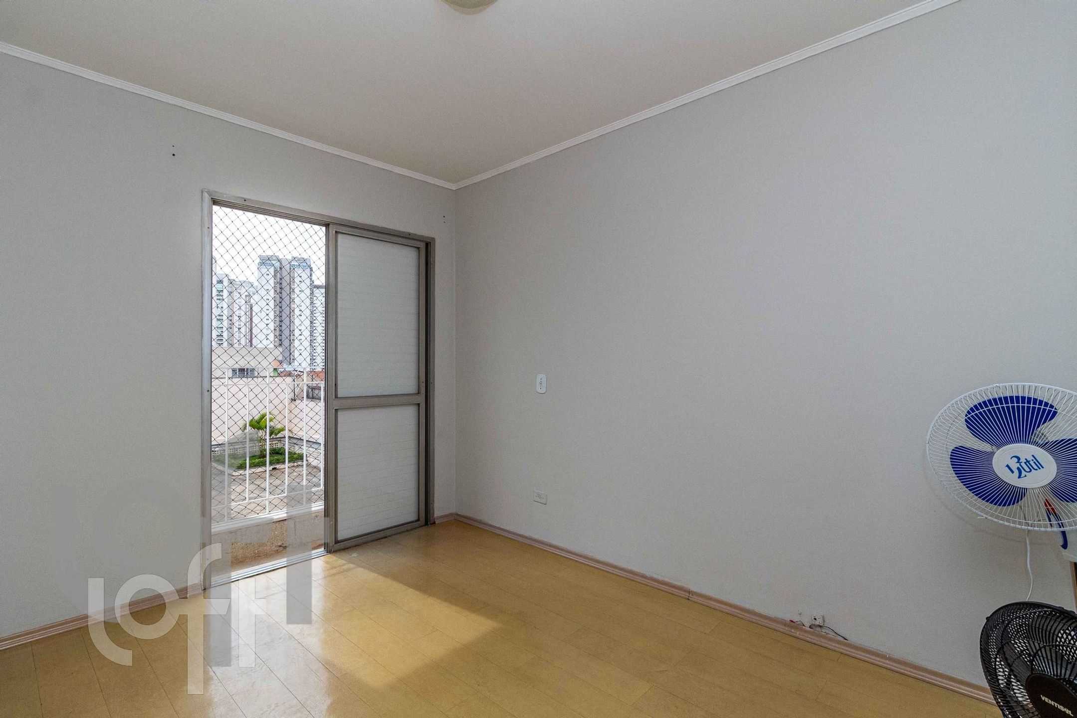 Apartamento à venda com 2 quartos, 65m² - Foto 4