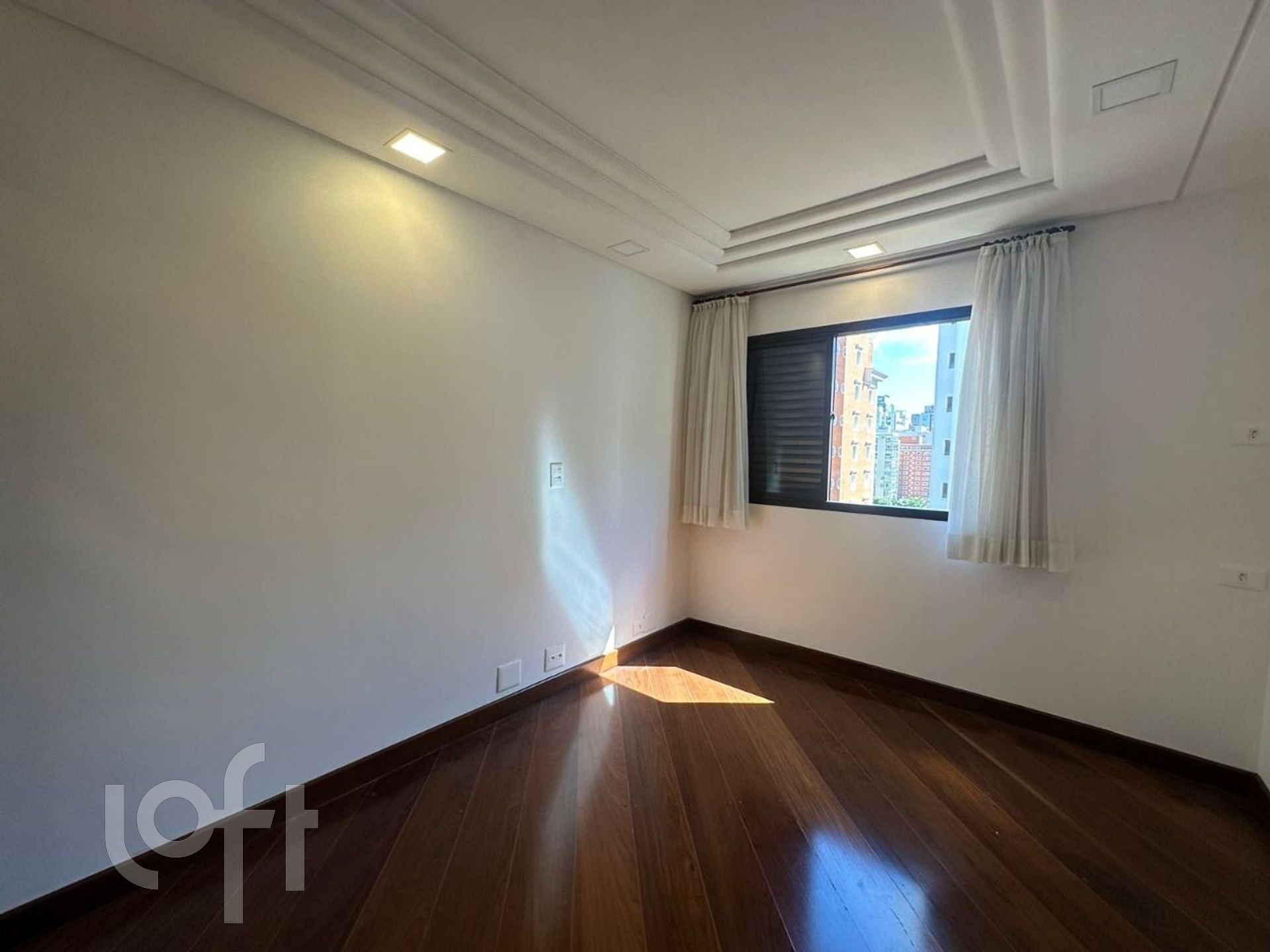 Apartamento à venda com 3 quartos, 189m² - Foto 19