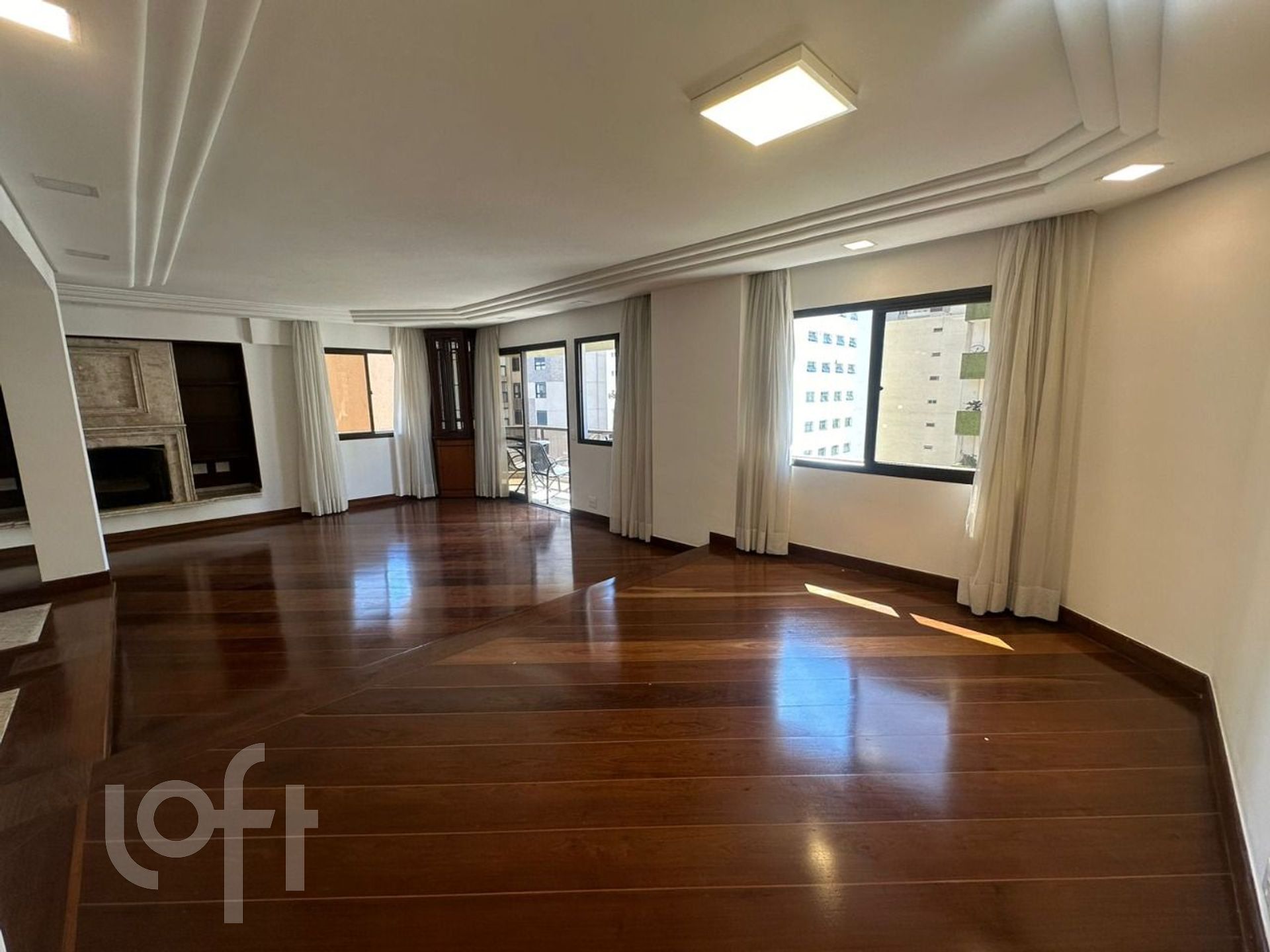 Apartamento à venda com 3 quartos, 189m² - Foto 4