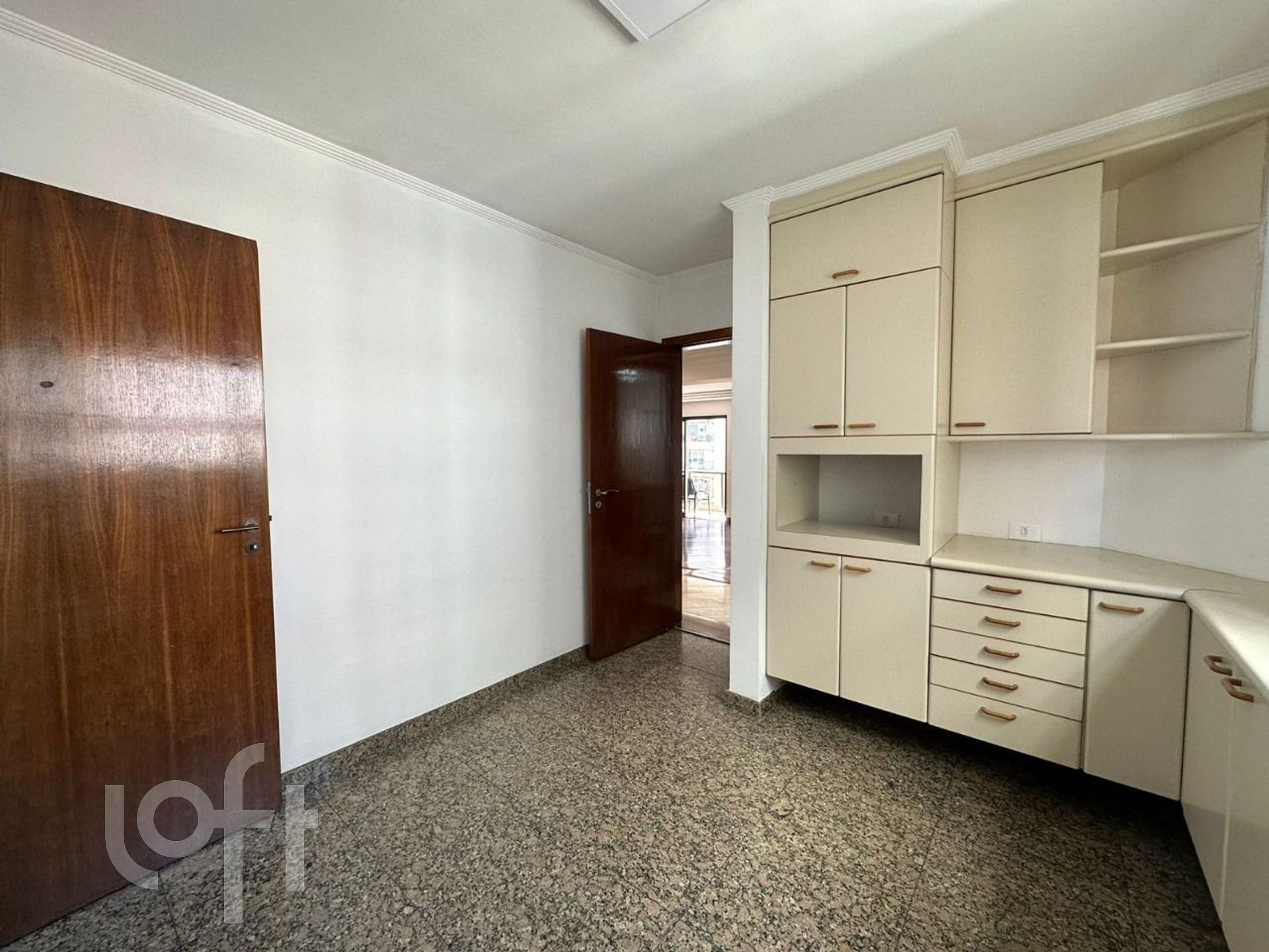 Apartamento à venda com 3 quartos, 189m² - Foto 32