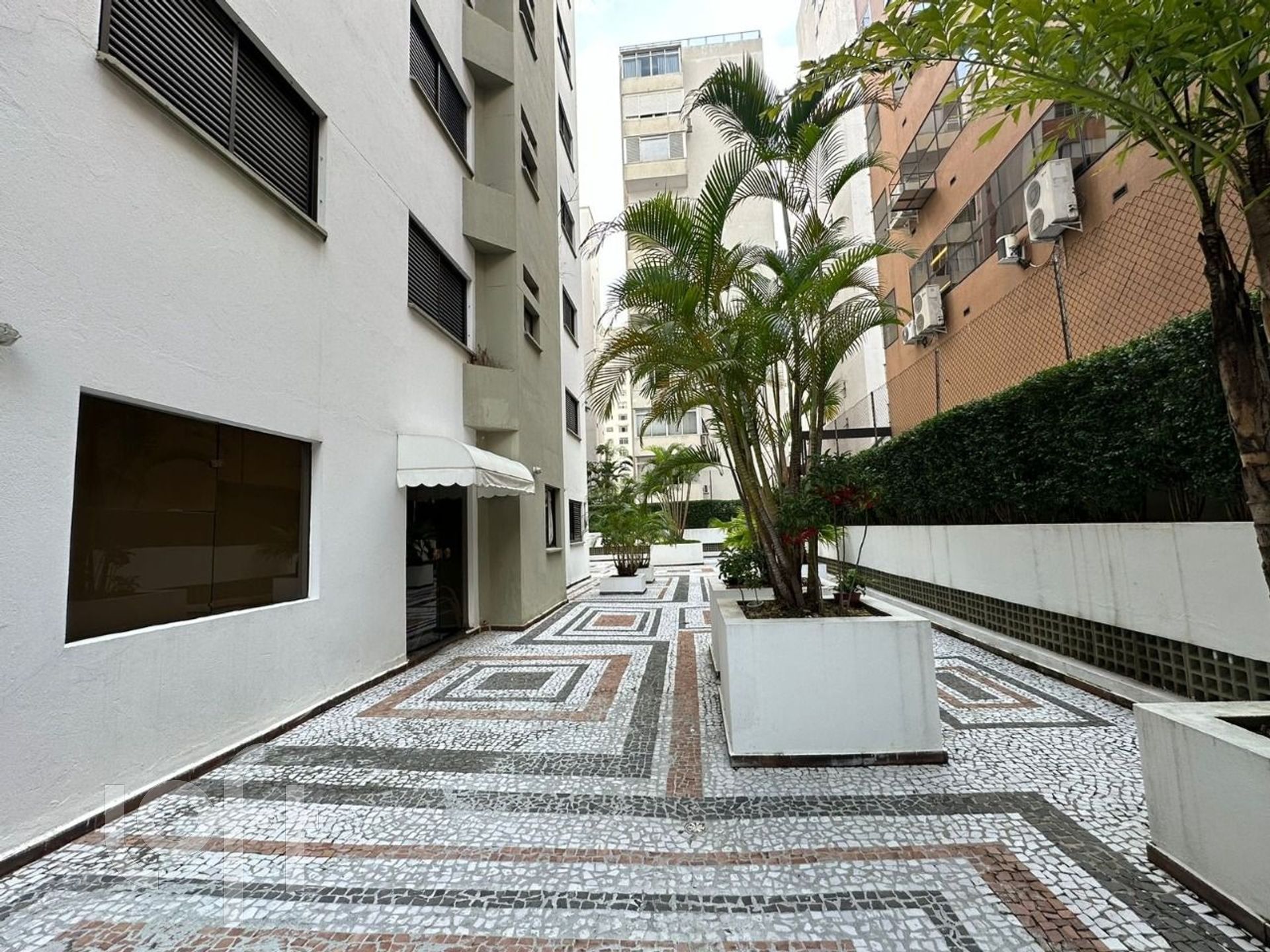 Apartamento à venda com 3 quartos, 189m² - Foto 46