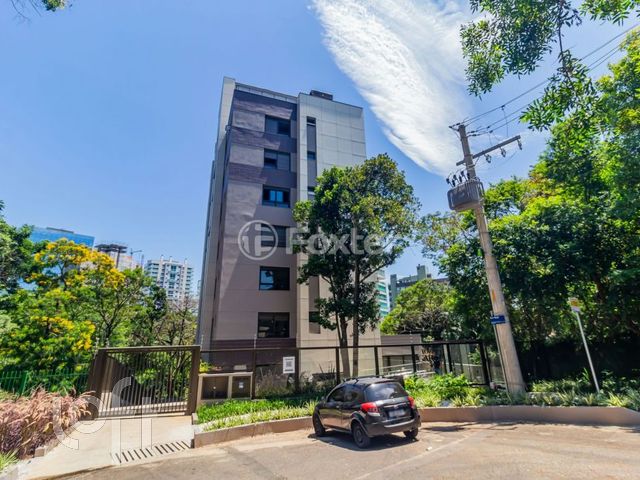 Apartamento com 154m², 3 dormitórios, 3 suítes, 2 vagas, Petrópolis em Porto Alegre