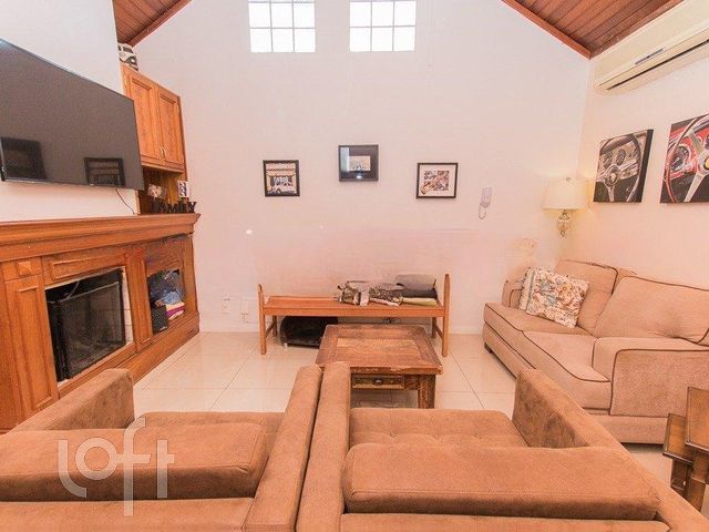 Apartamento com 145m², 3 dormitórios, 1 suíte, 1 vaga, Petrópolis em Porto Alegre