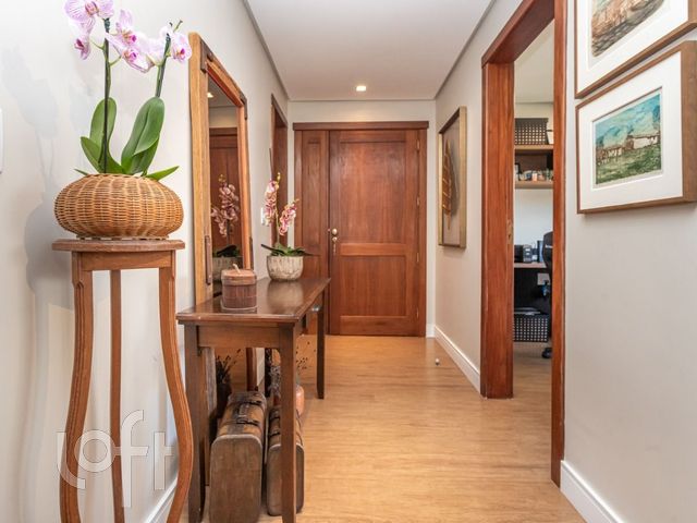 Apartamento com 208m², 4 dormitórios, 4 suítes, 3 vagas, Bela Vista em Porto Alegre