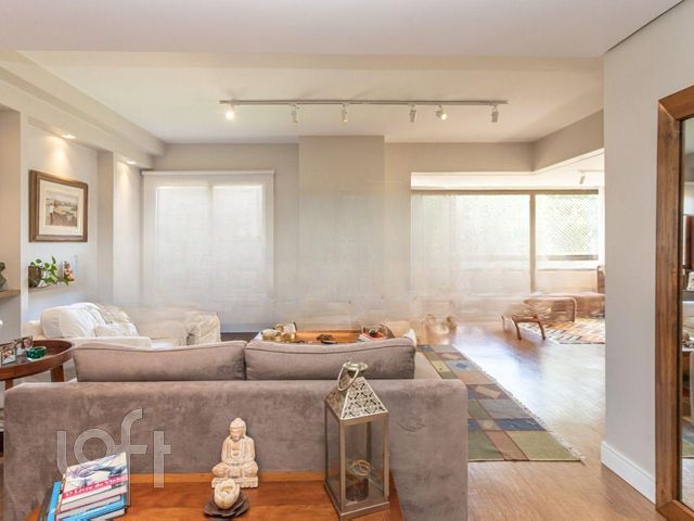 Apartamento com 208m², 4 dormitórios, 4 suítes, 3 vagas, Bela Vista em Porto Alegre