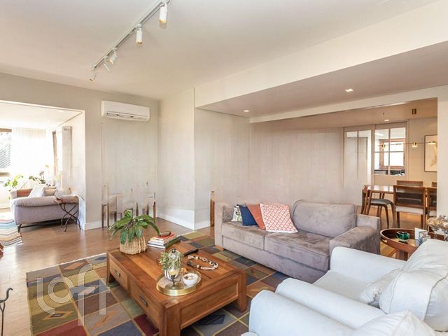 Apartamento com 208m², 4 dormitórios, 4 suítes, 3 vagas, Bela Vista em Porto Alegre