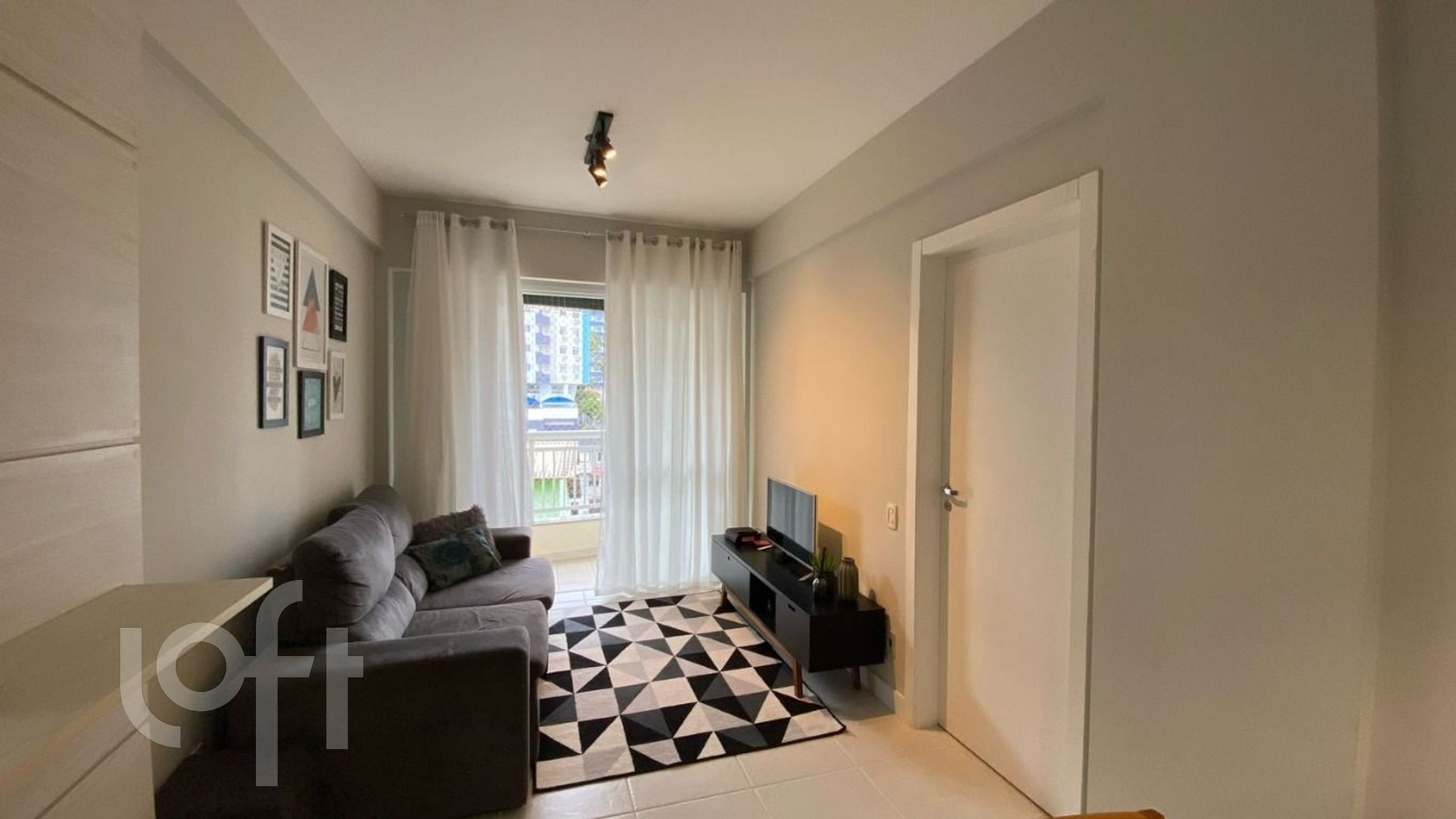 Apartamento à venda em Itacorubi com 61 m², 2 quartos, 1 suíte, 1 vaga