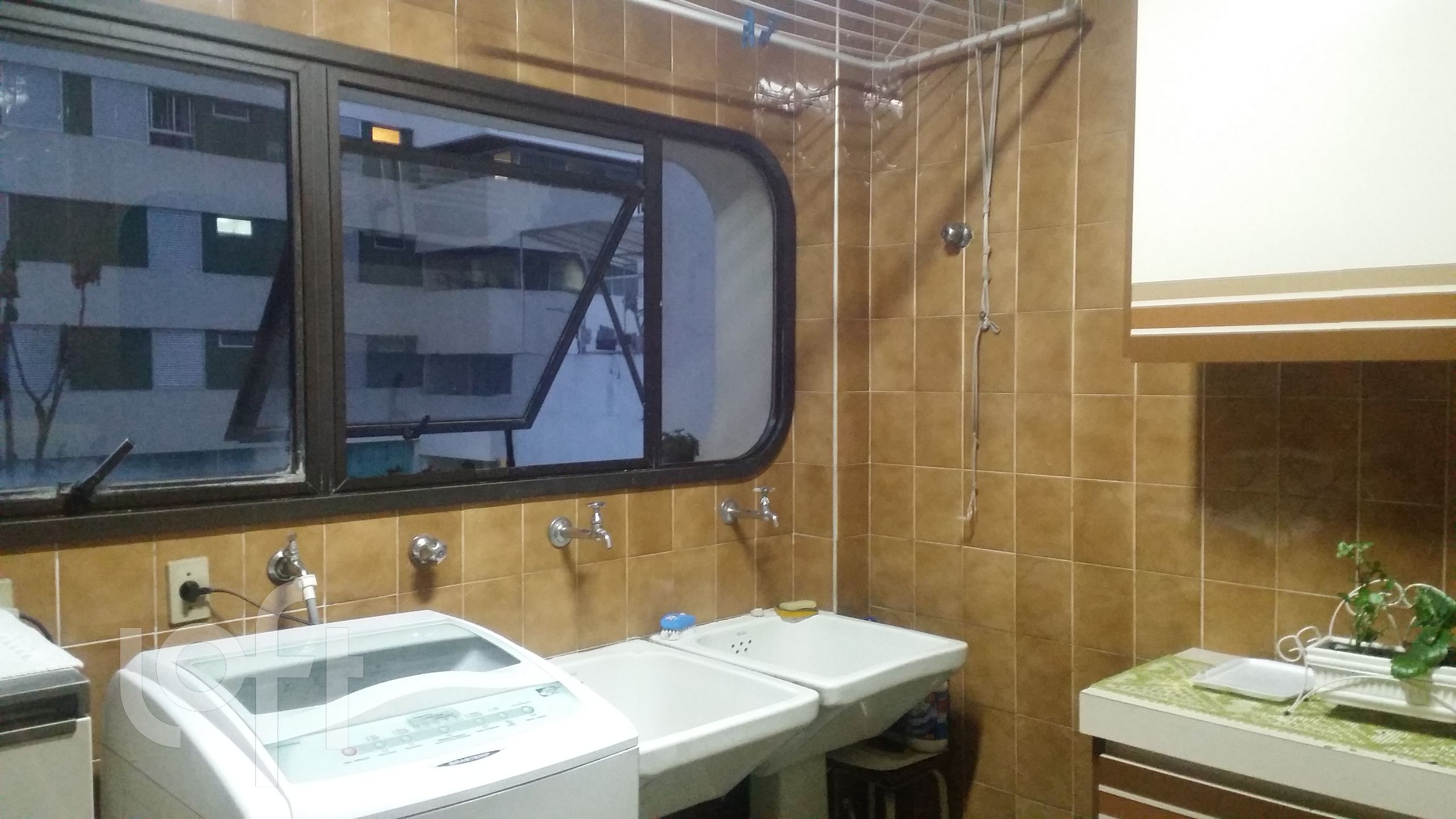 Apartamento à venda com 4 quartos, 196m² - Foto 17