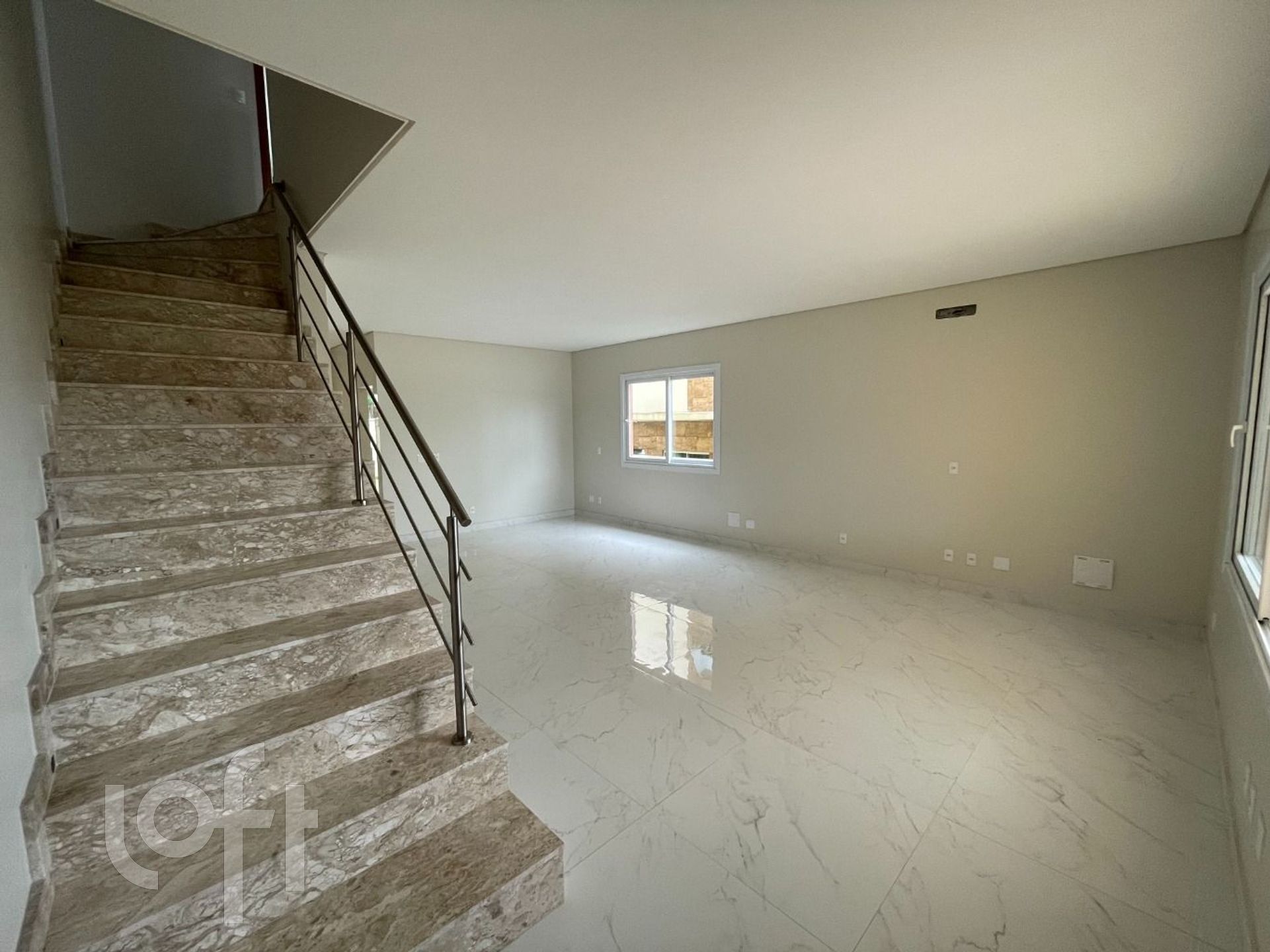 Casa Residencial com 193m², 3 quartos, 2 suítes, 2 garagens, no bairro Ingleses em Florianópolis