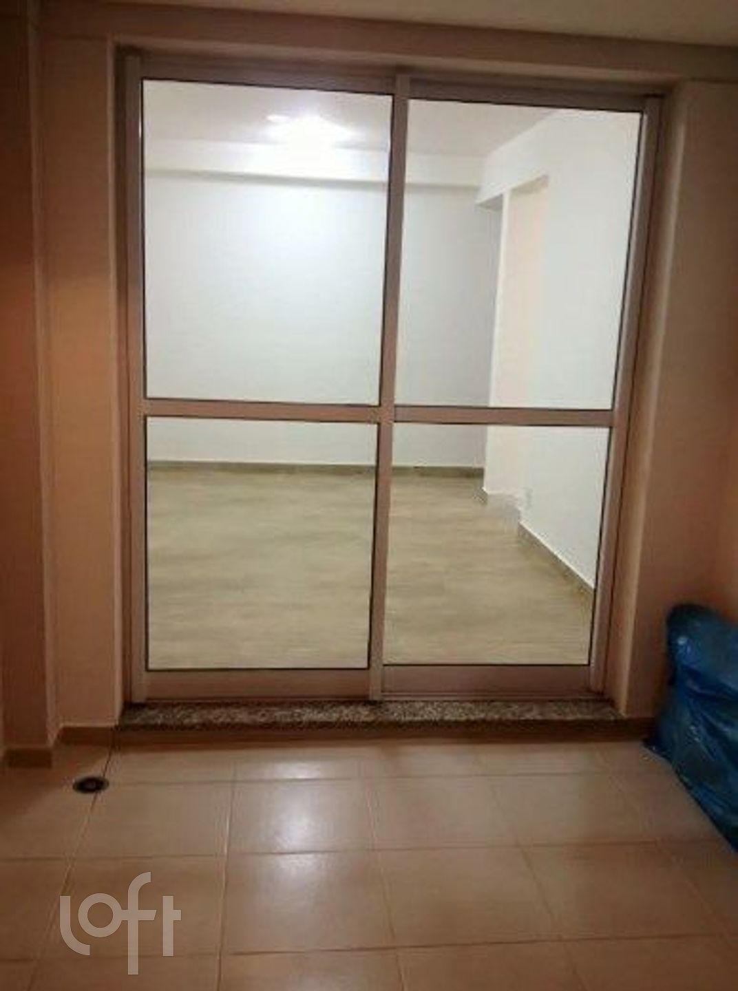 Apartamento à venda com 2 quartos, 65m² - Foto 1