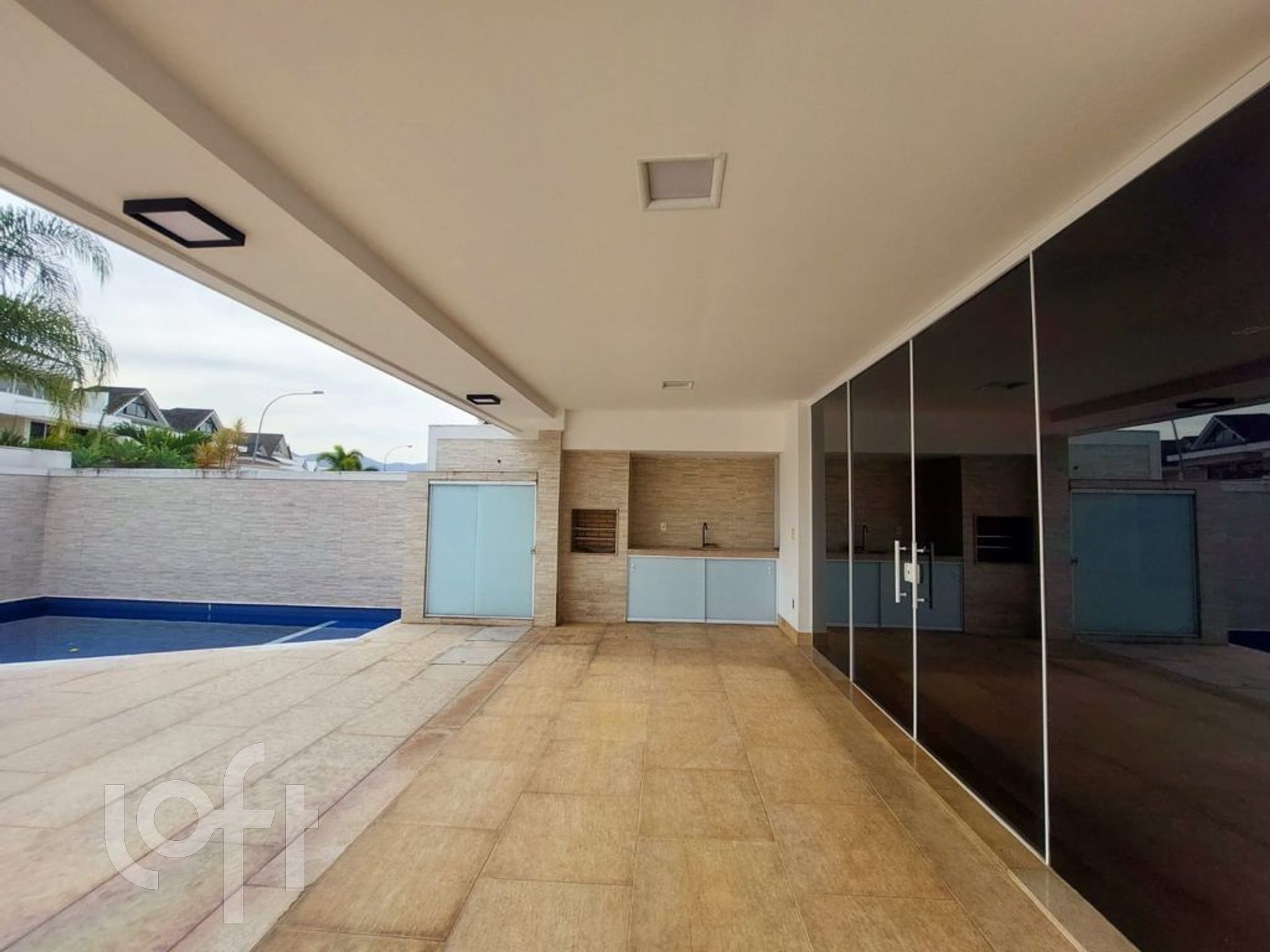 Casa à venda com 5 quartos, 280m² - Foto 2