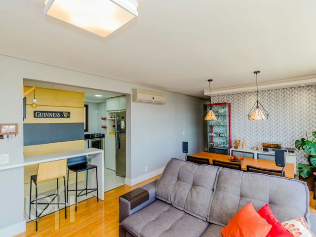 Apartamento com 86m², 3 dormitórios, 1 suíte, 2 vagas, Menino Deus em Porto Alegre