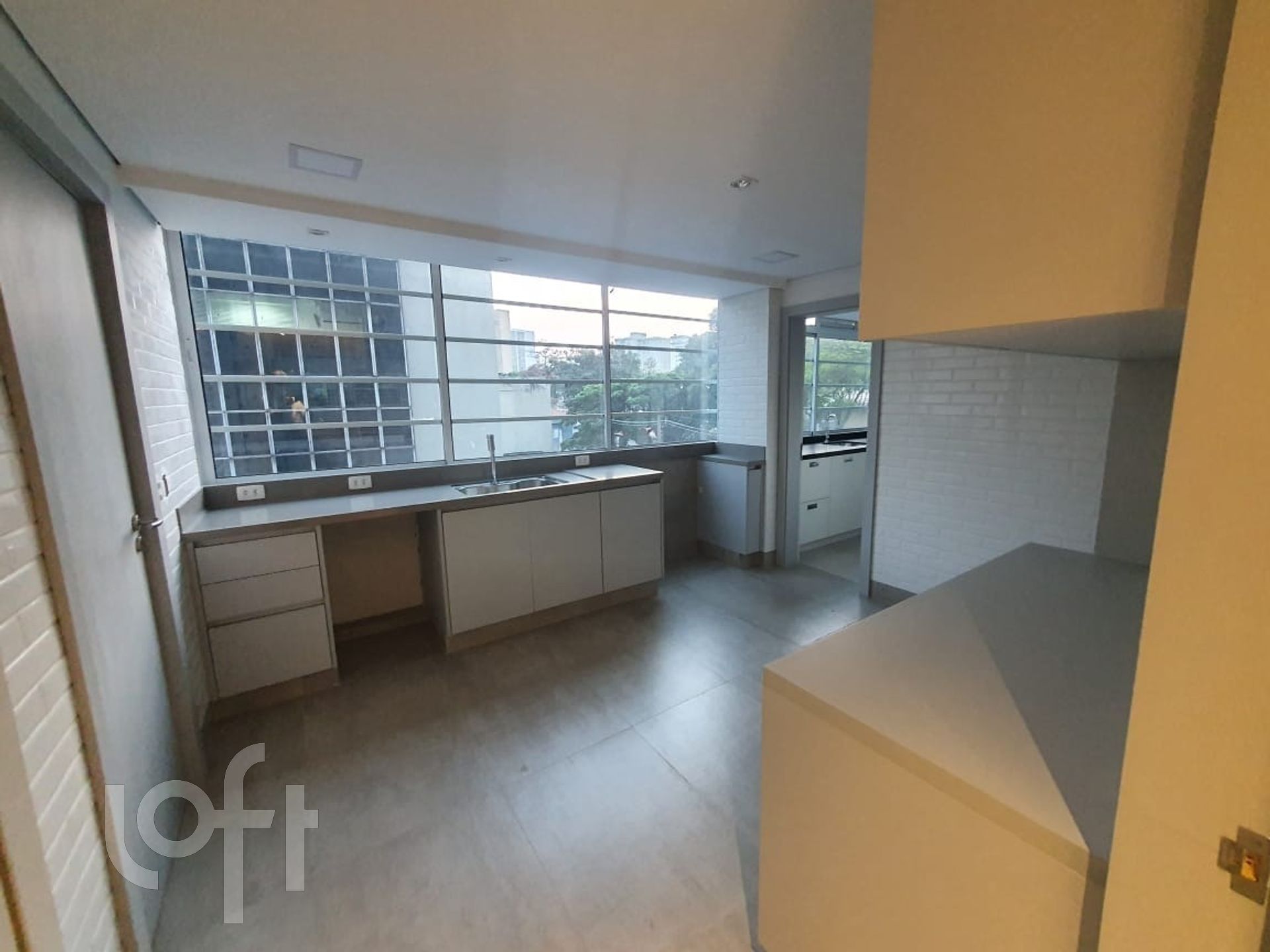 Apartamento à venda com 3 quartos, 150m² - Foto 8