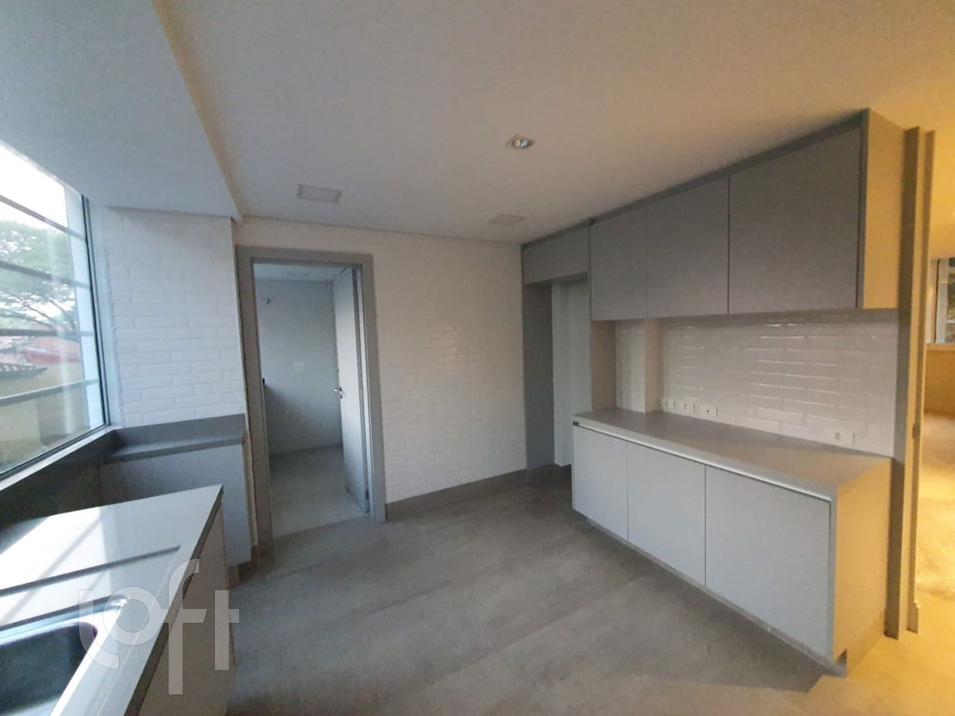 Apartamento à venda com 3 quartos, 150m² - Foto 11