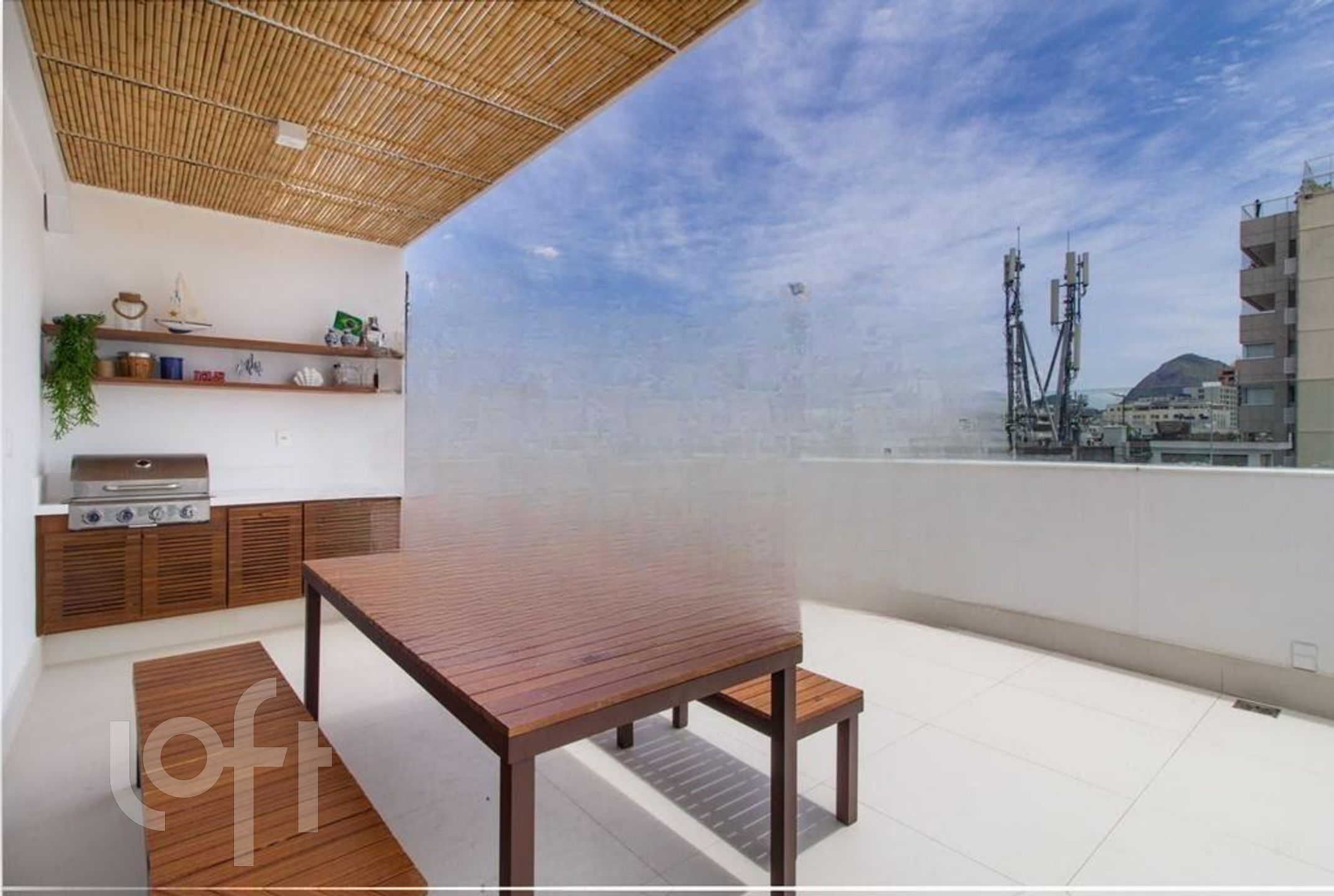 Apartamento à venda com 3 quartos, 225m² - Foto 2