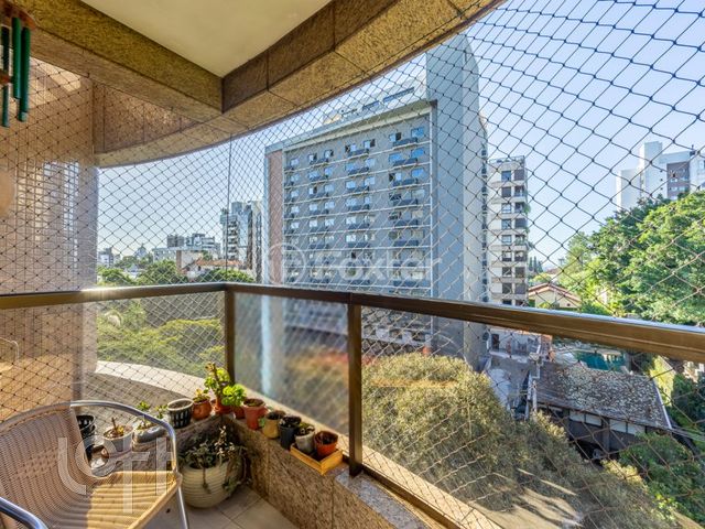 Apartamento com 172m², 3 dormitórios, 3 suítes, 3 vagas, Bela Vista em Porto Alegre