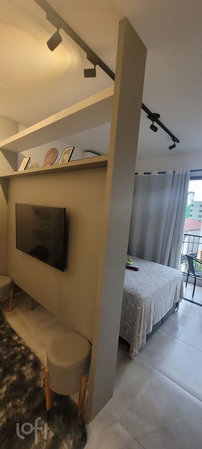 Apartamento à venda com 1 quarto, 33m² - Foto 2