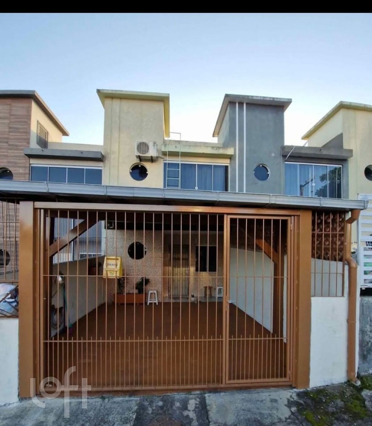 Casa à venda em Ingleses com 92 m², 2 quartos, 2 suítes, 2 vagas