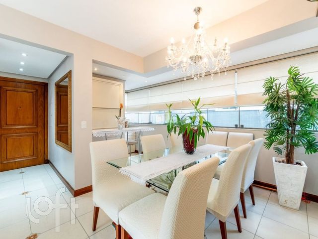 Apartamento com 97m², 3 dormitórios, 1 suíte, 3 vagas, Rio Branco em Porto Alegre