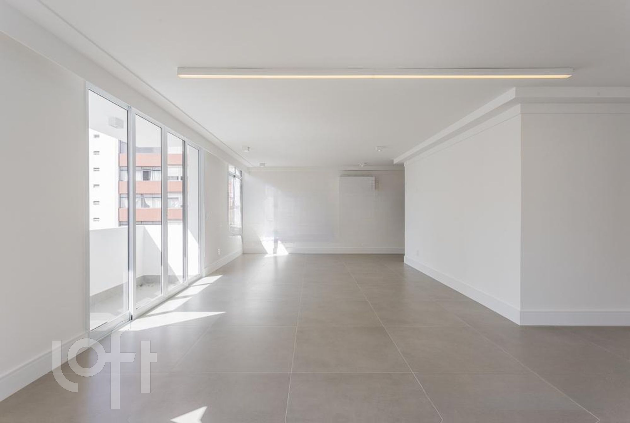 Apartamento à venda com 3 quartos, 258m² - Foto 1