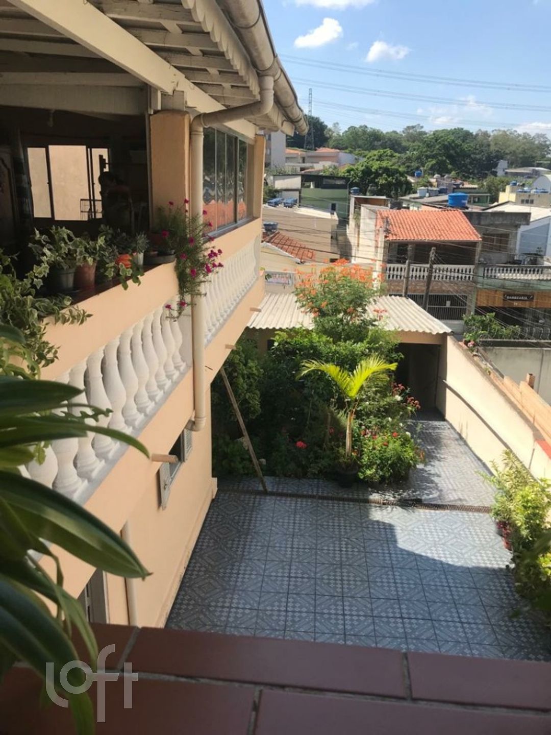 Casa à venda com 2 quartos, 250m² - Foto 1