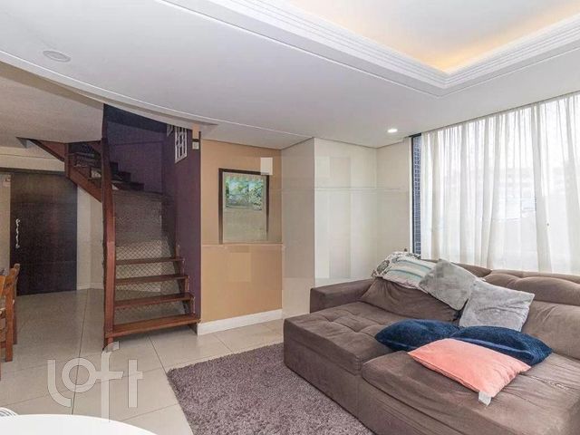 Apartamento com 200m², 4 dormitórios, 1 suíte, 2 vagas, Petrópolis em Porto Alegre