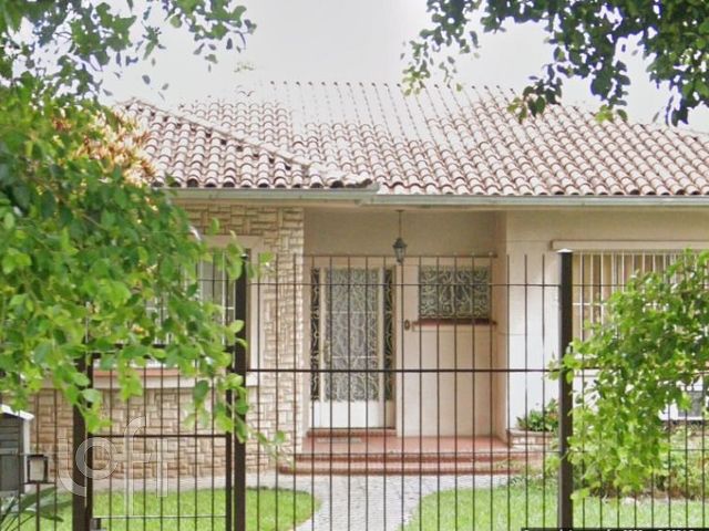 Casa com 600m², 4 dormitórios, 1 suíte, Petrópolis em Porto Alegre